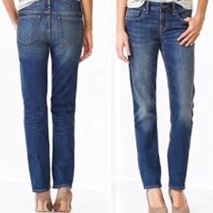 Gap Real Straight Long Medium wash Jeans